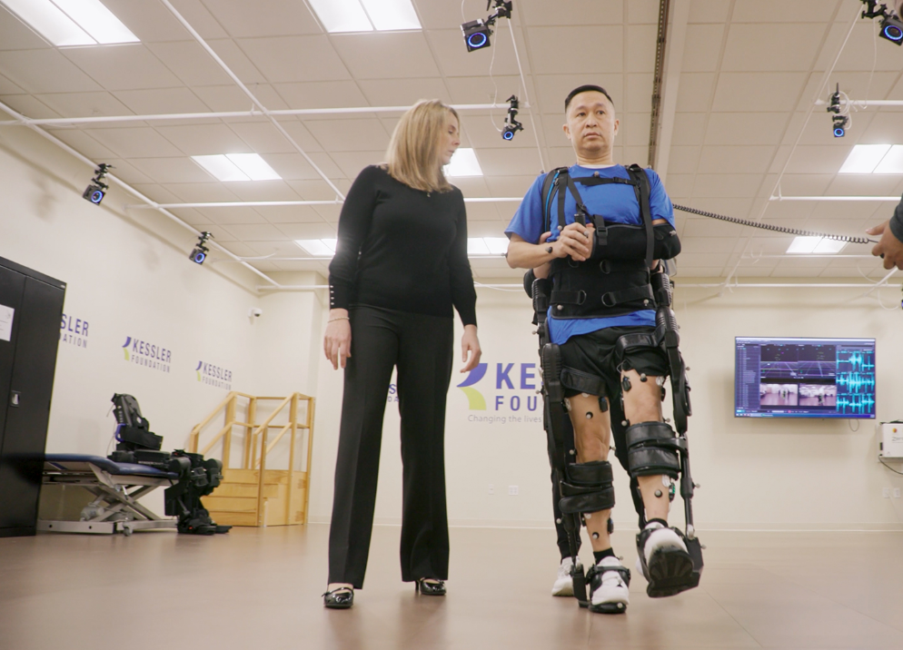 Kessler Foundation移动与康复工程中心的外骨骼机器人