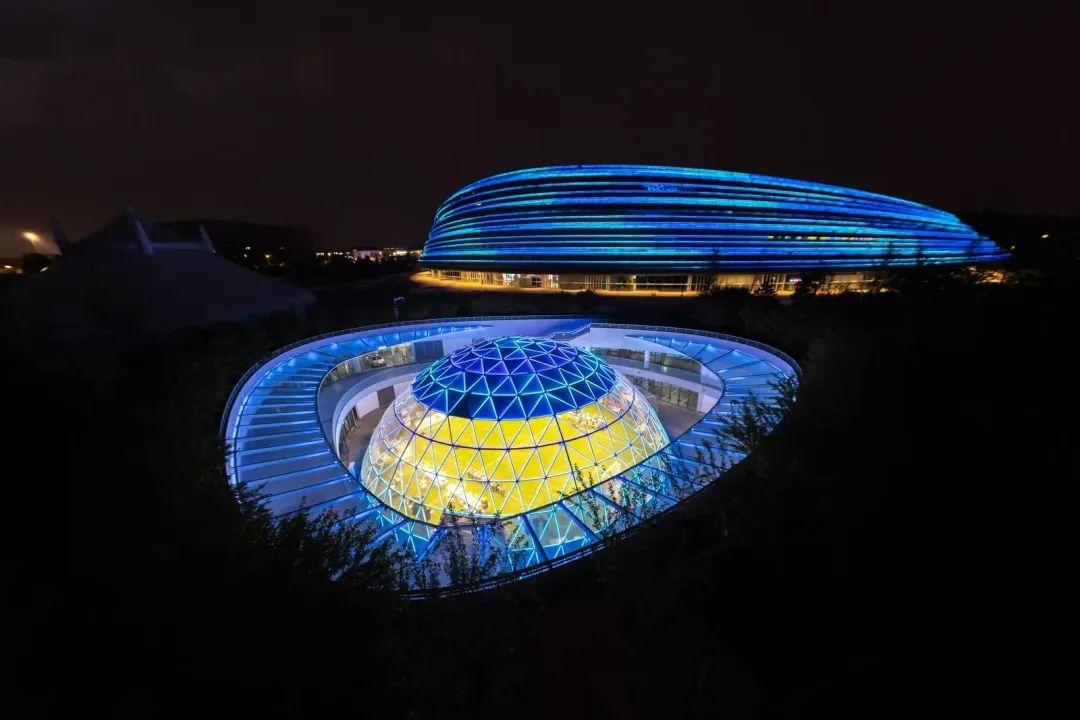 全球首个，正式启用！利亚德LED炫彩点亮“熊猫眼”